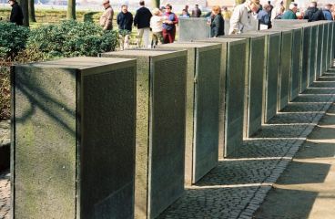 Names Of Soldiers Buried In Mass Grave - Langemark